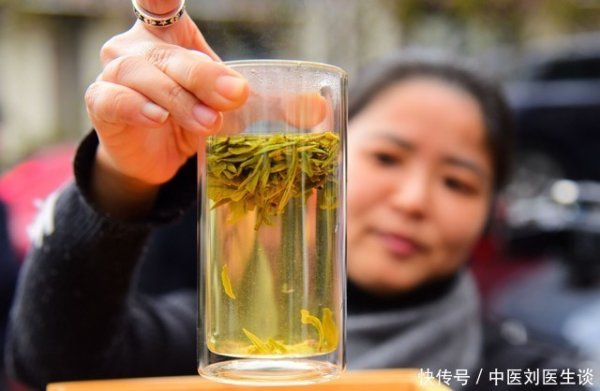 君盈配资 年龄越大越要少喝茶？医生建议：年过50岁，这4种茶最好少喝